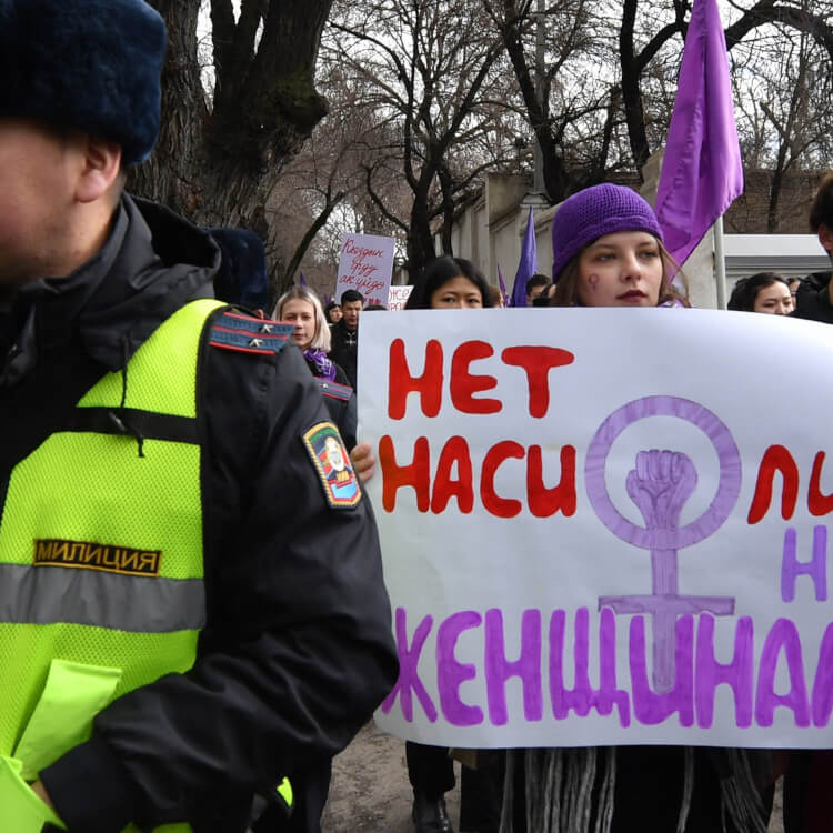 Убийство школьницы: в Кыргызстане вернут смертную казнь?