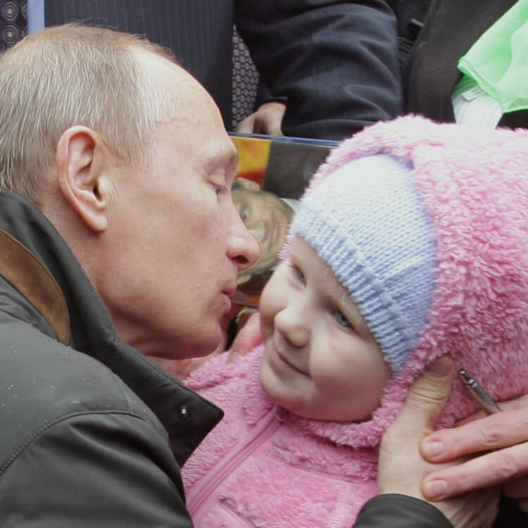 Как в России хотят улучшить рождаемость