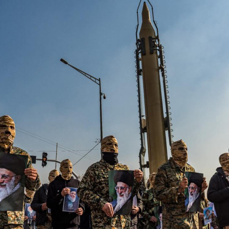 Почему Ирану не дают сделать ядерную бомбу?